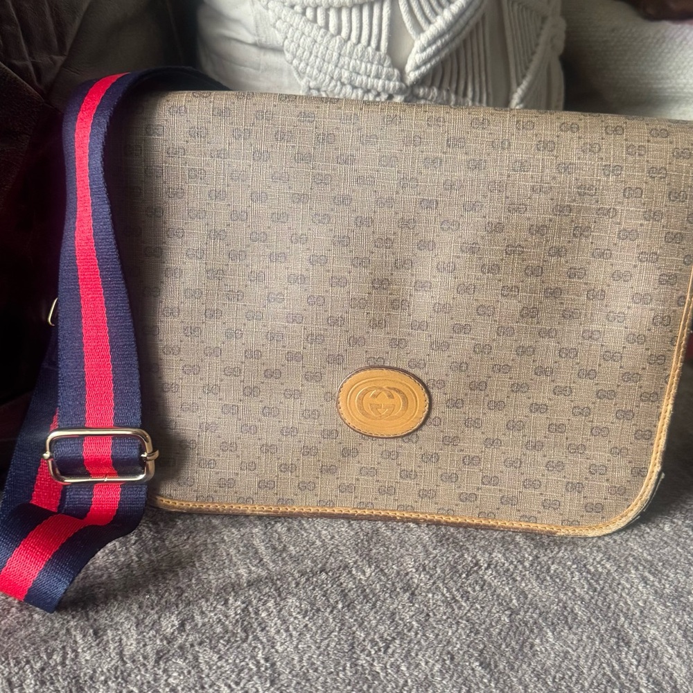 AUTHENTIC OLD Gucci RARE Vintage Micro GG Crossbody Saddle Bag!!!🧸🇮🇹